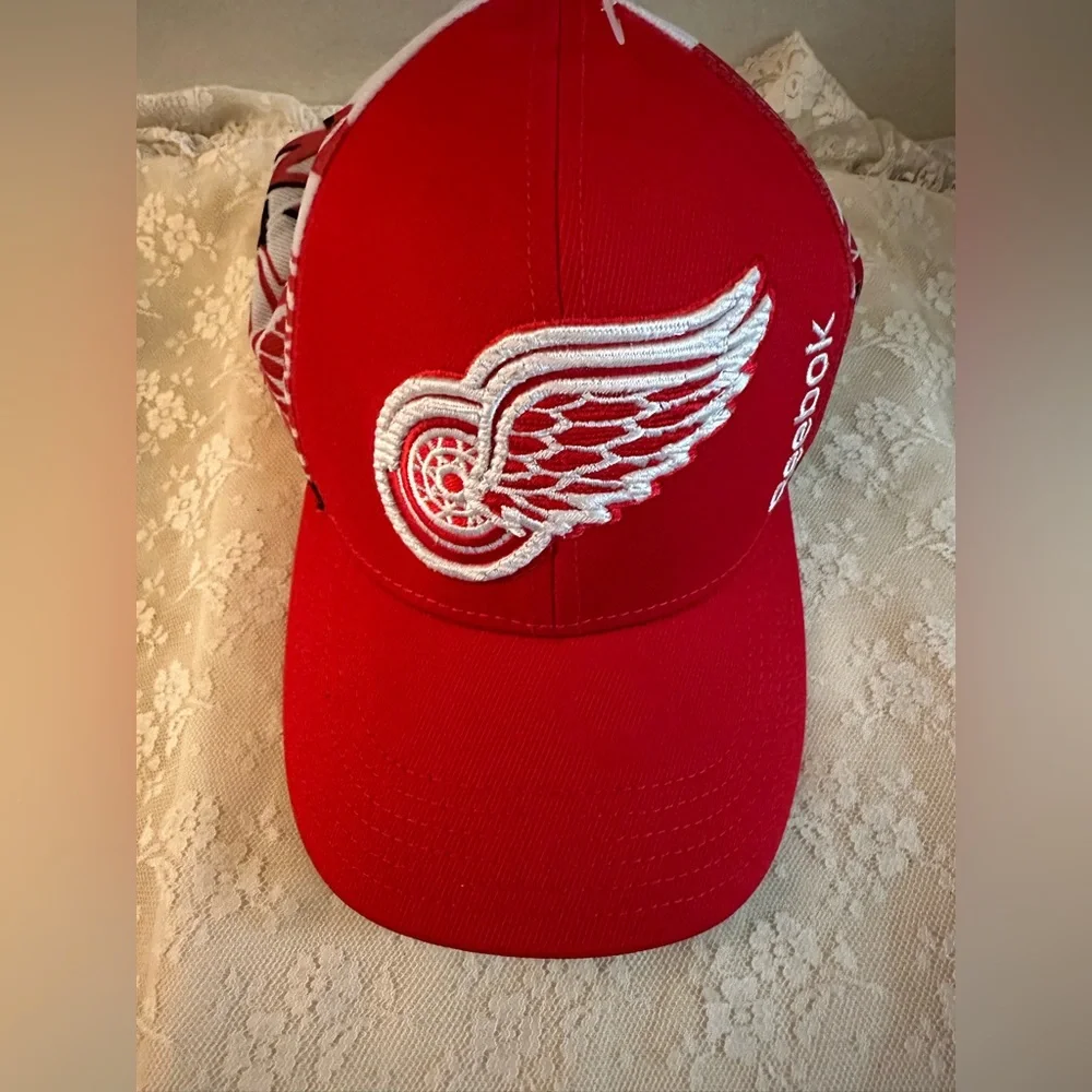 Reebok detroit red